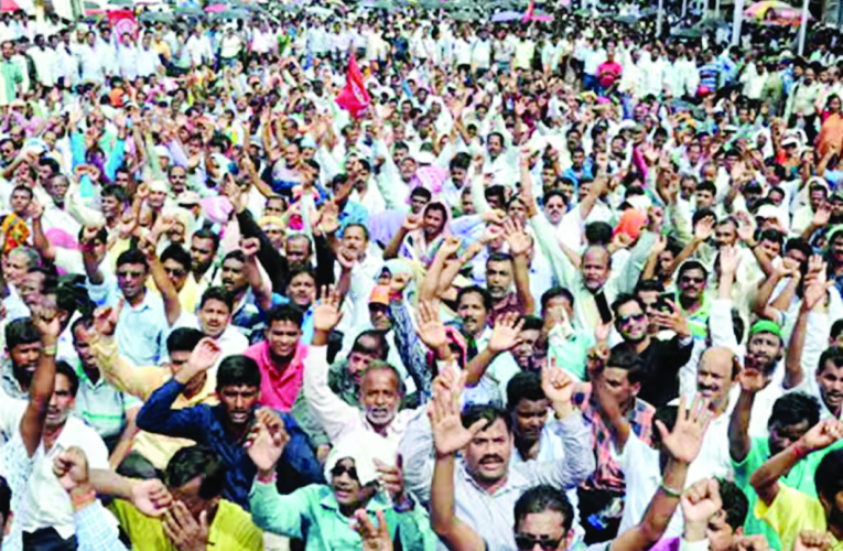 १८ लाख सरकारी कर्मचारी आजपासून बेमुदत संपावर सरकारी रुग्णालये, शाळा, कॉलेजसह सरकारी विभाग ठप्प होणार