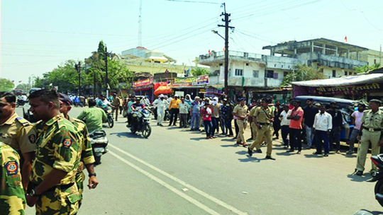 पुलगावात अतिक्रमणावर चालले गजराज