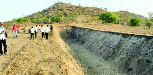 निम्न पैनगंगा प्रकल्पाचे काम बंद पाडले, धरण विरोधी संघर्ष समिती आक्रमक