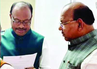 देवळी नगर परिषद क्षेत्रातील नझुल जमिनीवर अतिक्रमन करुन वास्तव्य करणाऱ्या नागरिकांना कायमस्वरुपी पट्टे द्यावे