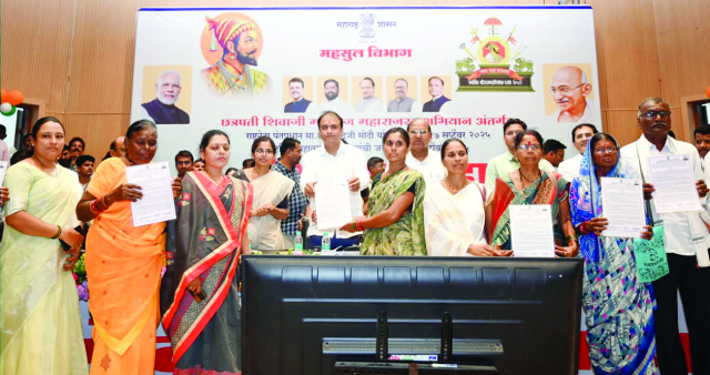 सेवा पंधरवड्यातून हजारो नागरिकांना विविध शासकीय सेवांचा थेट लाभ- पालकमंत्री डॉ.पंकज भोयर