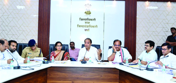 नगरपालिकांनी जिल्हा वार्षिकचे प्रस्ताव प्राधान्यक्रम ठरवूनच सादर करावेत- पालकमंत्री डॉ.पंकज भोयर